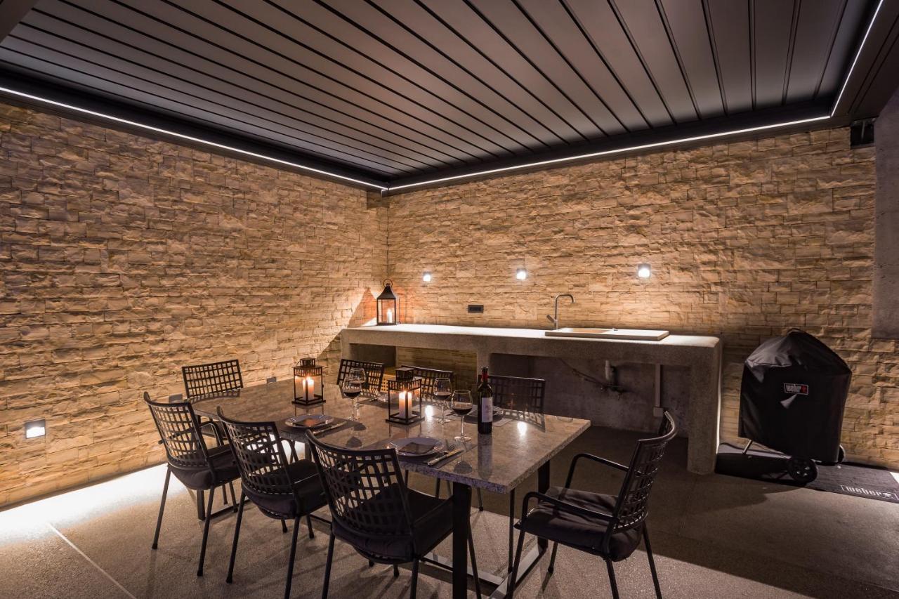 Villa Dispet with heated pool, jacuzzi, sauna&cinema Celina Esterno foto