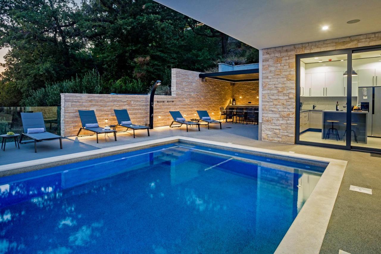 Villa Dispet with heated pool, jacuzzi, sauna&cinema Celina Esterno foto